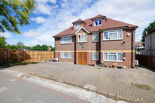 Great West Road, Isleworth, TW7