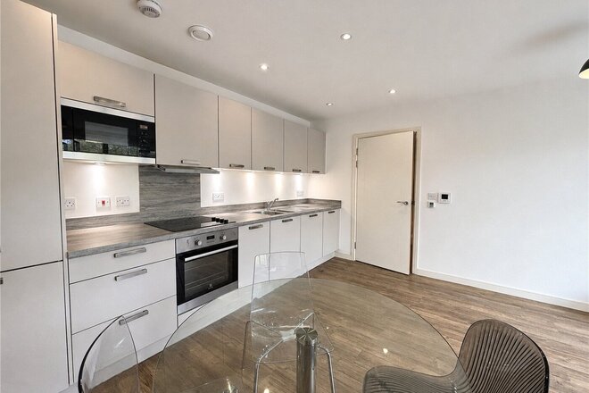 Blondin Way, London, SE16