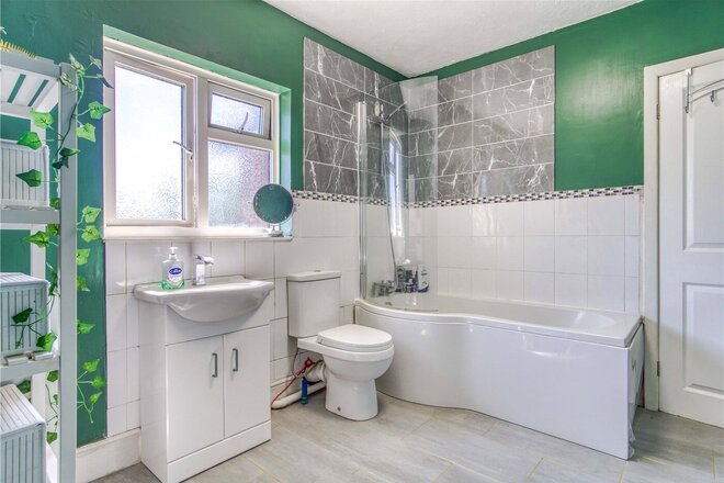 Hatch Pond Road, Dorset, BH17