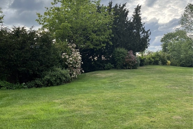 Knowl Park, Borehamwood, WD6