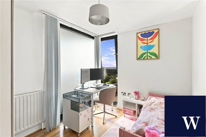 Kingsway, London, N12