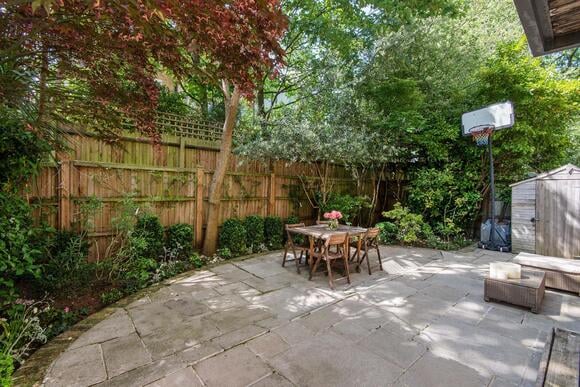 Marlborough Hill, London, NW8