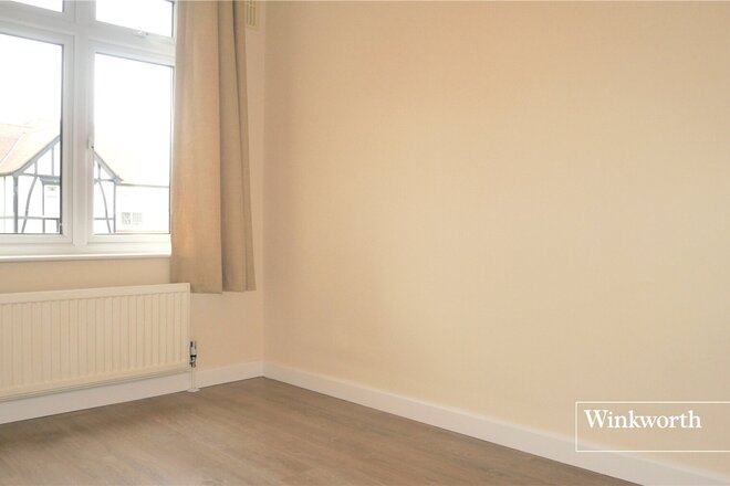 Ashurst Road, Cockfosters, EN4