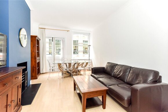St. Andrew's Hill, London, EC4V