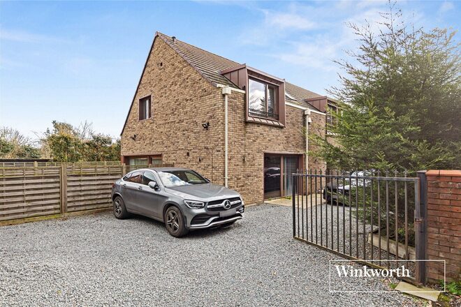 Barnet Road, Arkley, EN5