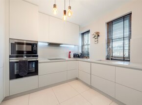 Sutherland Avenue, London, W9