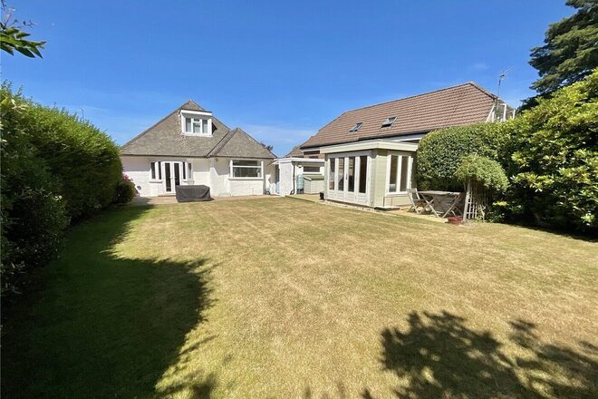 East Cliff Way, Dorset, BH23
