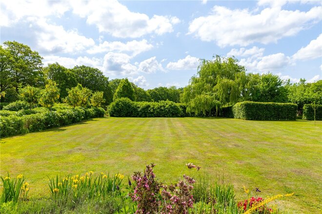 The Straits, Hampshire, GU35