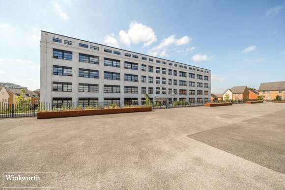 Fullbrook Drive, Hampshire, RG21