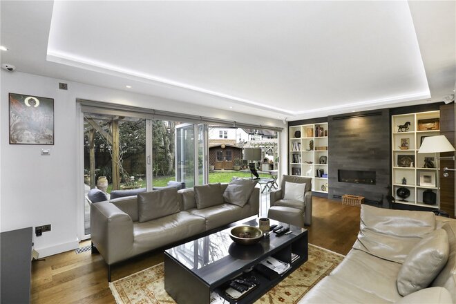 Hazelwood Close, London, W5