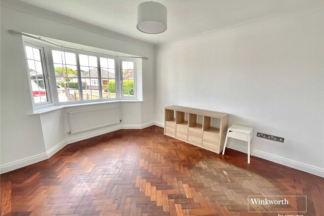 Somerford Avenue, Dorset, BH23