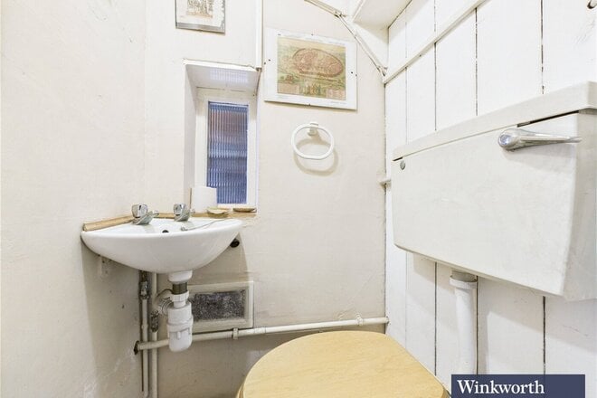 Methuen Road, Edgware, HA8