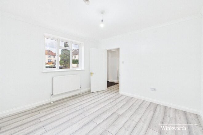 Sturgess Avenue, London, NW4