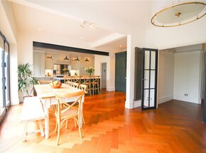 Kent View Avenue, Essex, SS9