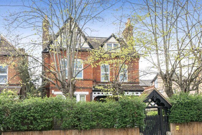 Auckland Road, London, SE19