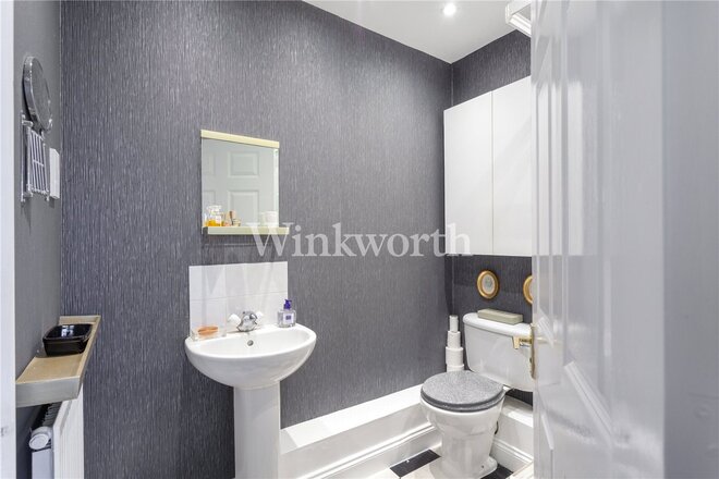 Myddleton Avenue, London, N4