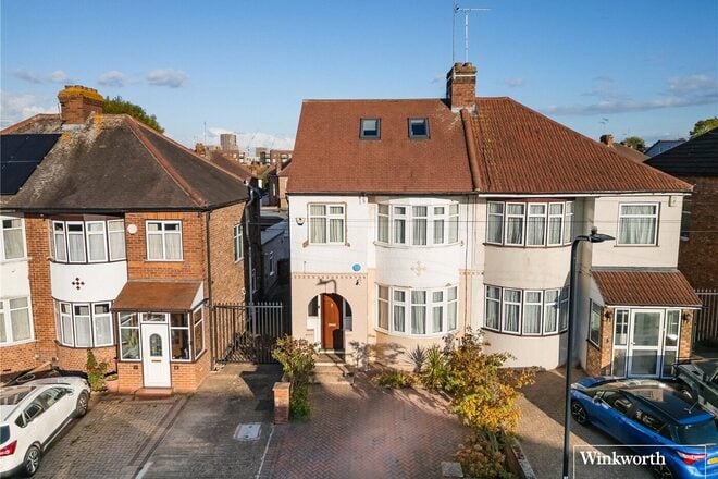 Grove Crescent, London, NW9