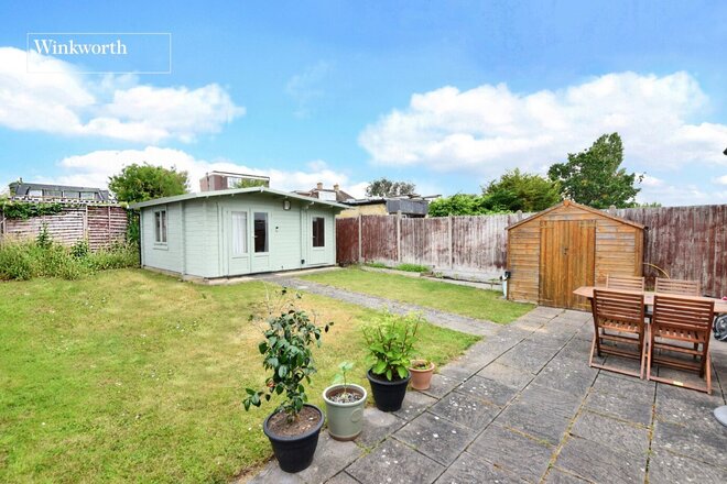Oaks Avenue, Worcester Park, KT4