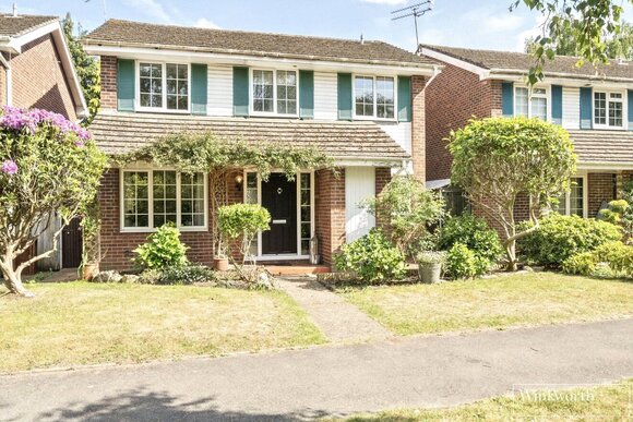 Elizabeth Avenue, Surrey, GU19