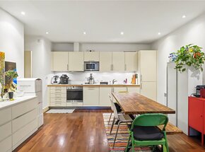 Exchange House, London, N8