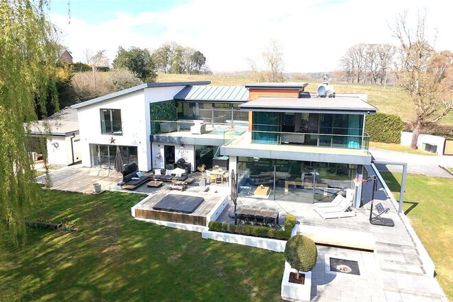 Ashford Hill Road, Thatcham, RG19