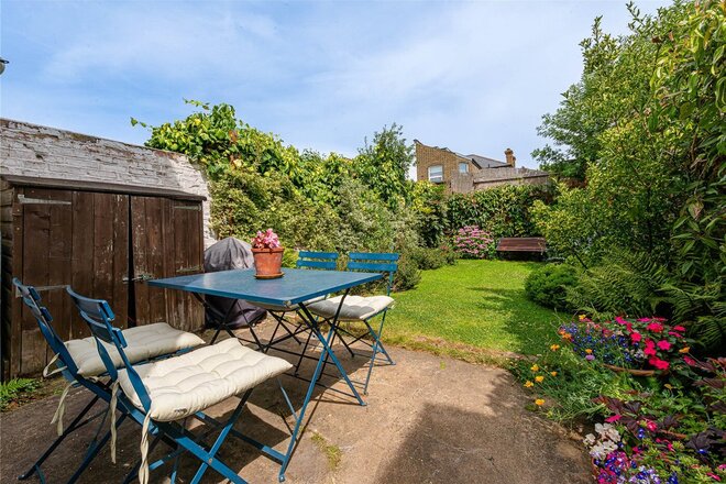 Buchanan Gardens, London, NW10