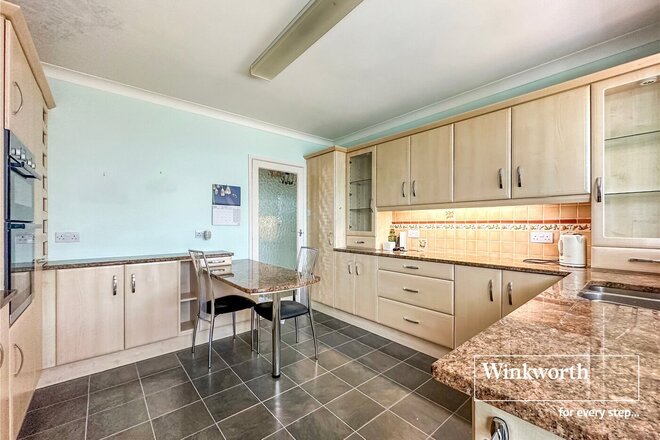 Old Pines Close, Dorset, BH22