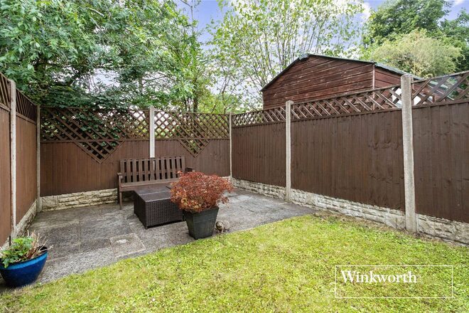 Connaught Road, Barnet, EN5