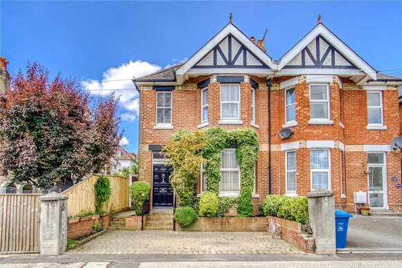 Mansfield Road, Poole, BH14