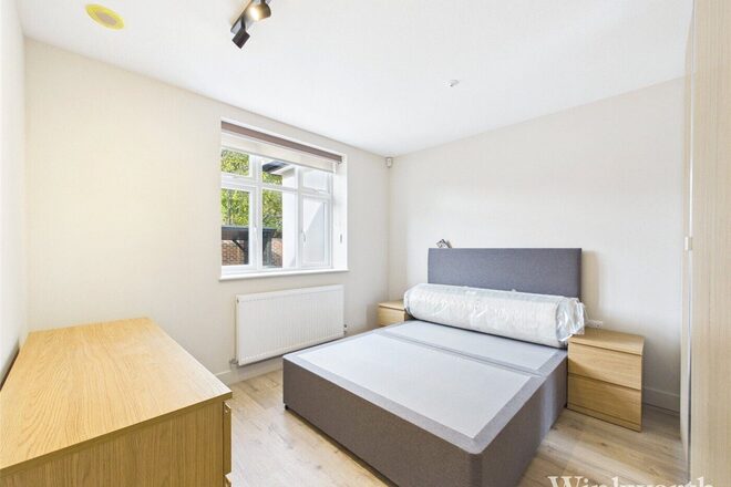 Lowfield Road, London, W3