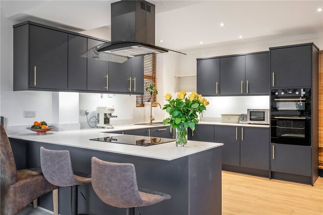 Canford Cliffs Road, Poole, BH13