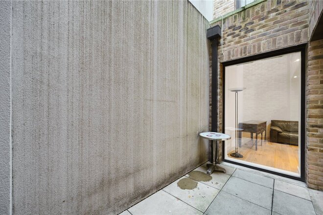Hand Axe Yard, London, WC1X