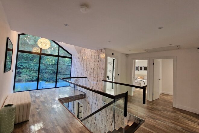 Wellington Avenue, Surrey, GU25