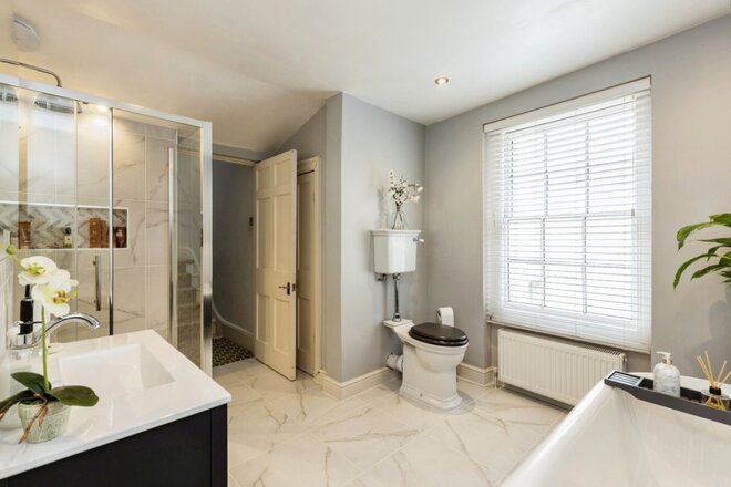 Hewlett Road, Gloucestershire, GL52