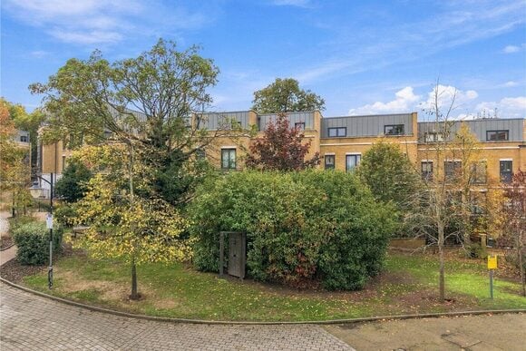 Loxford Gardens, London, N5