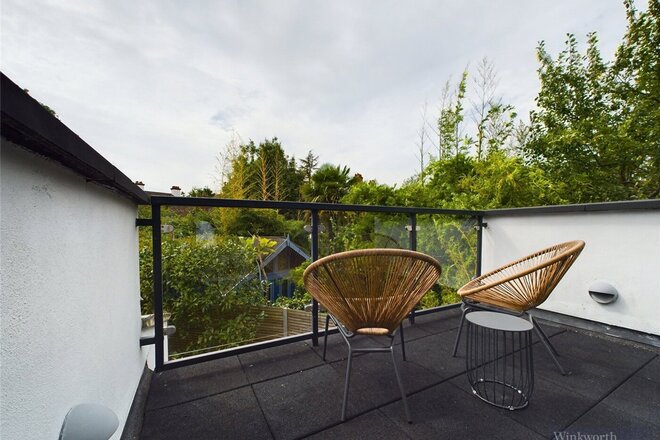 Cranes Drive, Surbiton, KT5