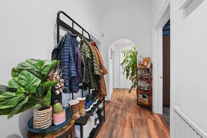 Creffield Road, London, W5