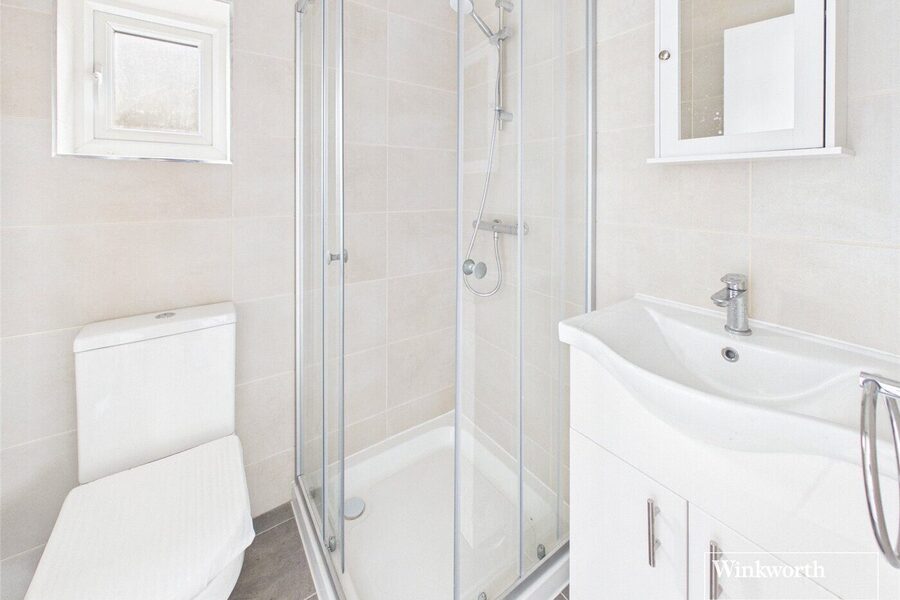 En-Suite Shower 1
