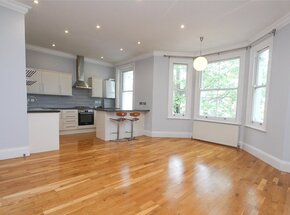 Marine Avenue, Essex, SS0