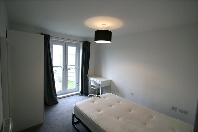 Slade Baker Way, Bristol, BS16