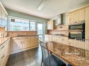 Old Pines Close, Dorset, BH22