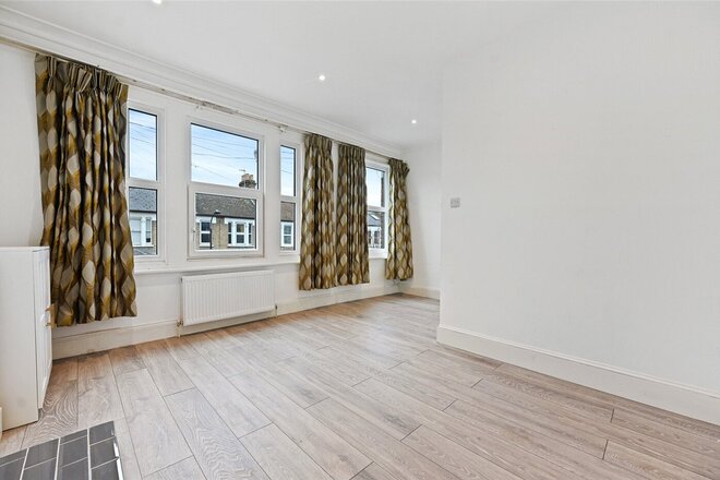 Bloemfontein Avenue, London, W12