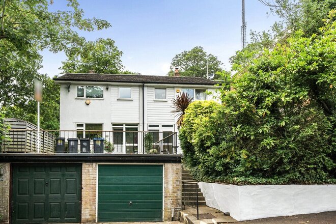 Auckland Road, London, SE19
