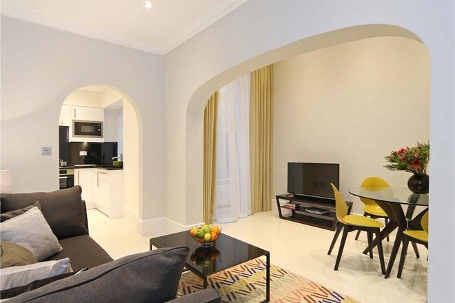 Queen's Gate, London, SW7