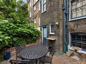 Parfett Street, London, E1