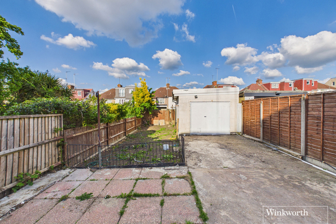 St. Georges Avenue, London, NW9