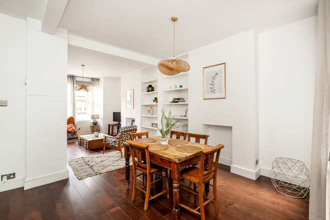 Holberton Gardens, London, NW10