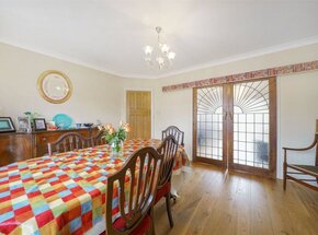 The Vale, London, NW11