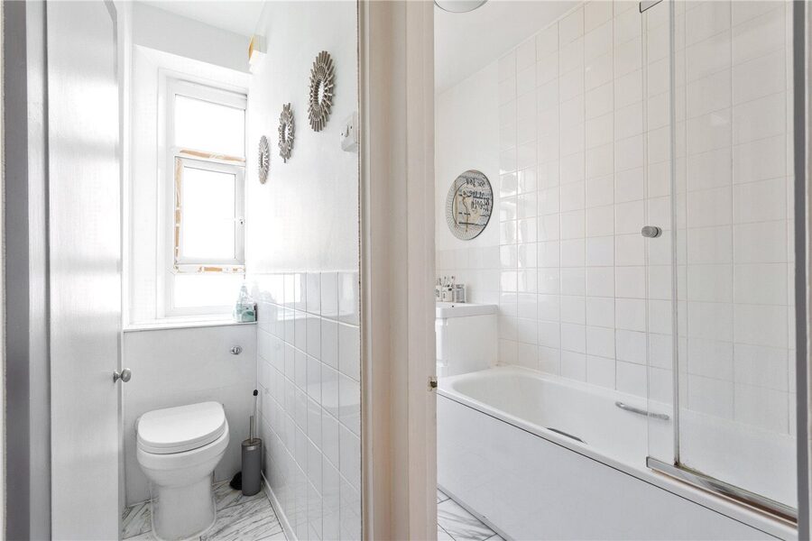 Bathroom + Wc