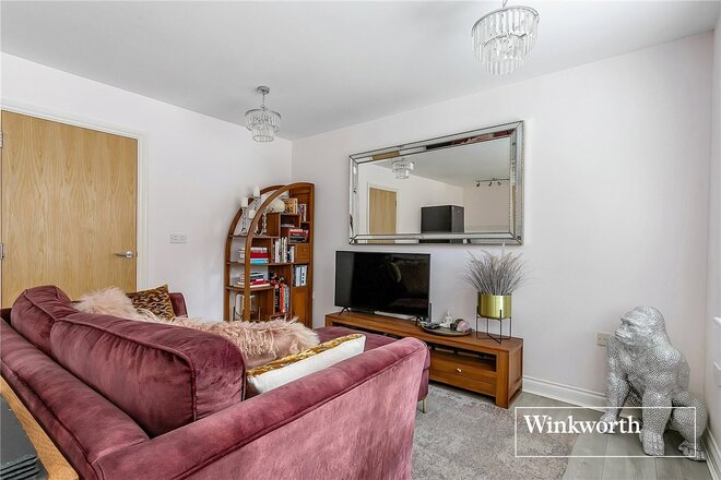 Constable Close, London, N11
